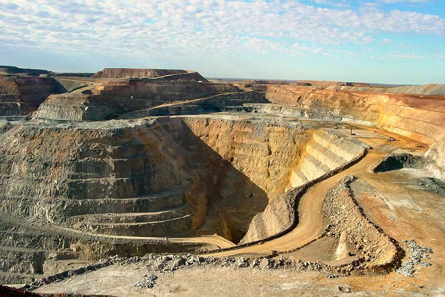 mining studies in australia